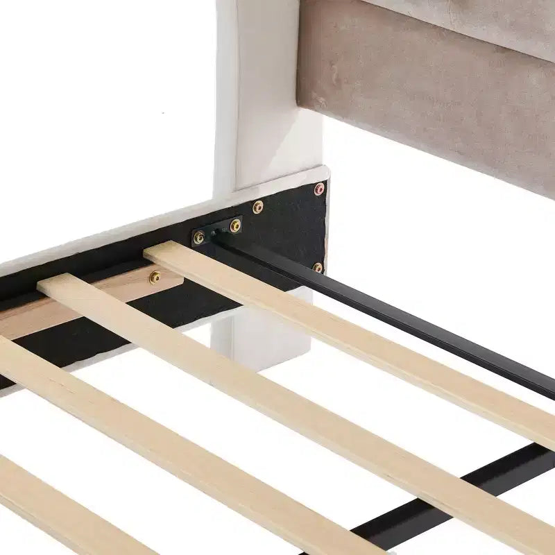 Lit King à plateforme traîneau, tête de lit à oreilles, velours capitonné, capacité de 363 kg