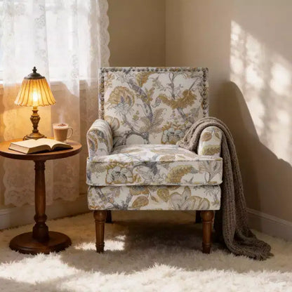Fauteuil d'appoint floral de ferme rembourré avec garniture cloutée et pieds en bois massif